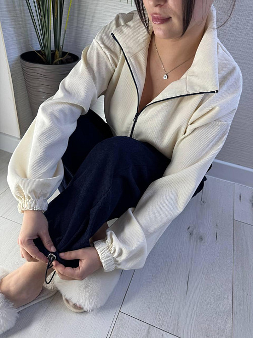 Жіночий стильний повсякденний костюм двійка з мікровельвета Одеса - фото 8