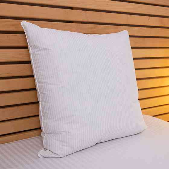 Подушка зі штучного лебединого пуху YouStar Тік смужка - пружна 60x60 см (Білий) з сумкою-чохлом Суми