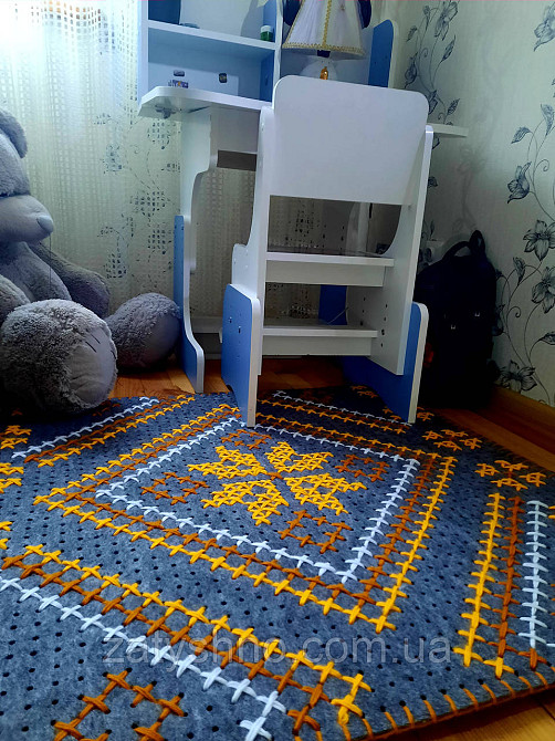 Коврик вышитый ( ручная работа) в детскую 96*90 см Киев - изображение 2