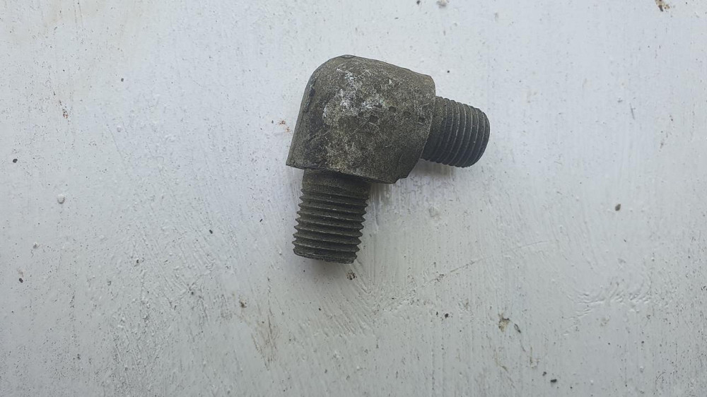 Штуцер угловой М14х1.5. СССР. Харьков - изображение 1