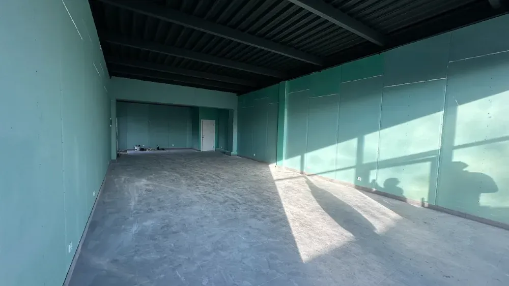 Новий торговий комплекс. Вода, каналізація, туалети вже зроблені. Червона лінія з окремим входом Дніпро - фото 3