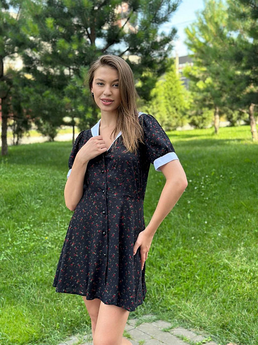 Жіноча сукня з штапелю з білим комірцем Чорний з червоними квітами XS-S Харків - фото 5