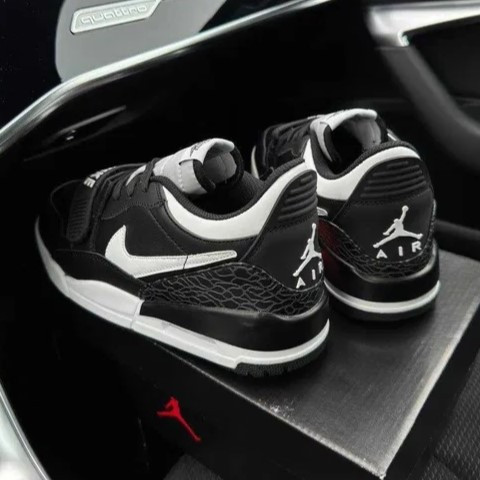 Мужские Кроссовки Nike Jordan Черные Кожаные Джорданы Найк (размеры: 41,42,43,44,45) Видео Обзор Днепр - изображение 3