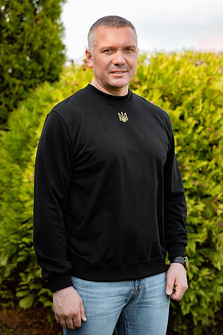 Вишиванка — світшот чоловічий із гербом України, чорний, топ Київ - фото 3