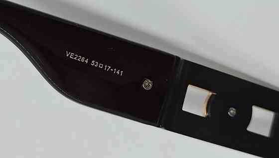 Брендові унісекс брендові окуляри лінзи чорні в чорному металі із золотом. Київ