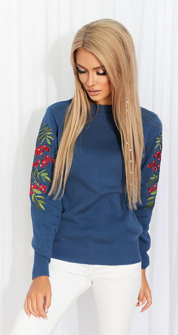 Свитер с красивой вышивкой (46-48) Киев - изображение 1