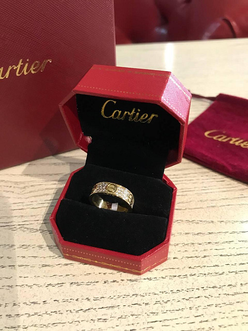 Cartier кільце в лимонному золоті з дрібним камінням / Cartier кільце LOVE з дрібним цирконієм Одеса - фото 2