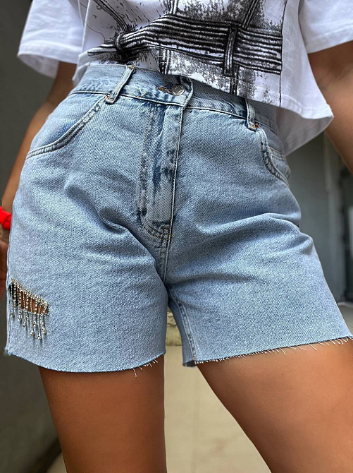 Шорти жіночі джинсові Its Basic 2776 STRAIGHT розріз каміння ланцюжки світло блакитні, світло- блакитний, 36 Київ - фото 3