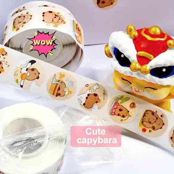 Стікери капібара — рулон 500 шт Ø2 см, милі наліпки для декору Київ