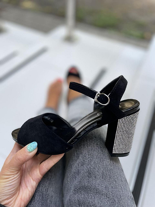 PLPS Босоніжки жіночі чорні PLPS 285-3 літні з екозамші на стійкому підборі/Молодяче взуття 36 Коломыя - изображение 1