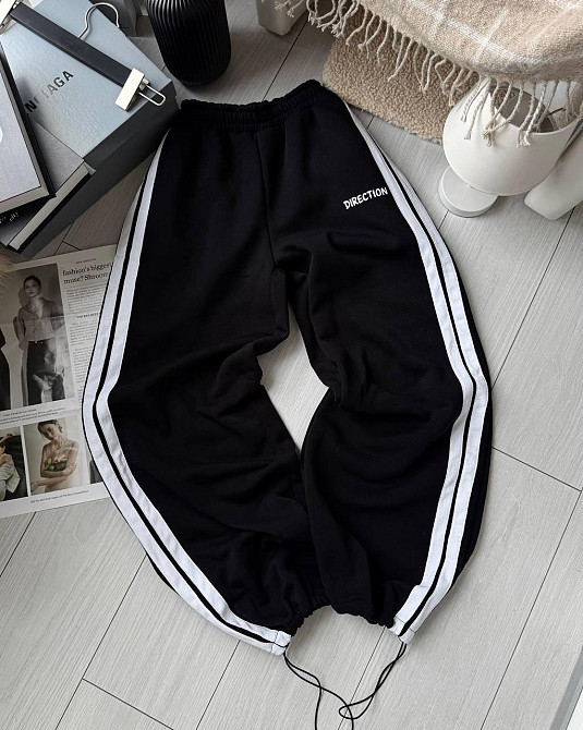 Жіночі стильні сезонні штани з тринитки на флісі. Чорний Одеса - фото 7