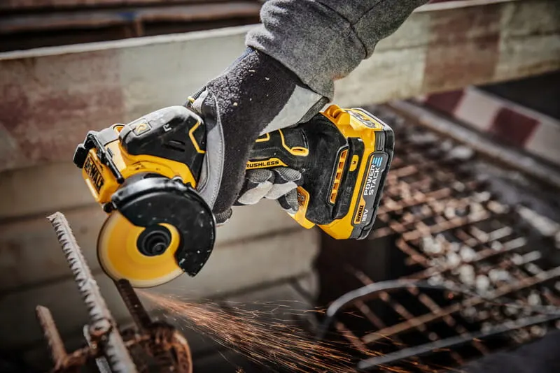Пила дискова аккумуляторна безщіткова компактна DeWALT DCS438N: без АКБ, диск 76мм, 20000 об/хв (DCS438N) Киев - изображение 8