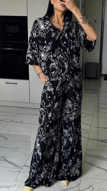 Жіночий легкий принтований костюм-трійка: хустка, сорочка та штани софт Чорний Одеса - фото 5