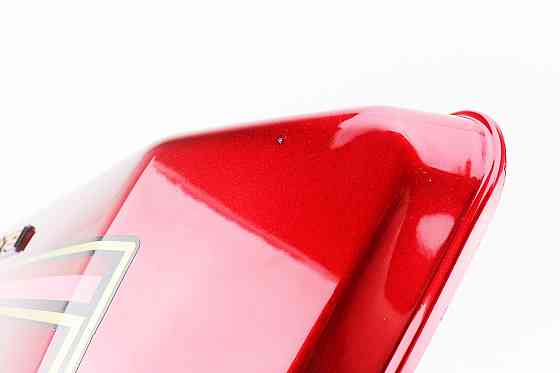 УЦІНКА ALPHA пластик - кришка бардачка ліва, права к-кт, ЧЕРВОНИЙ (дефект покраски, див фото) Киев