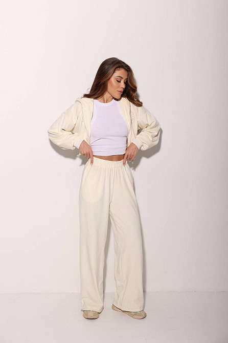 Жіночий прогулянковий костюм-двійка: кофта на блискавці та штани велюр Молочний, 42/46 Одеса - фото 3