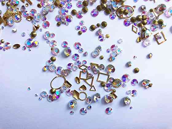 Стрази Swarovski мікс різні розміри та форми + формочки різних форм (1400 шт.) АВ — веселі. Київ