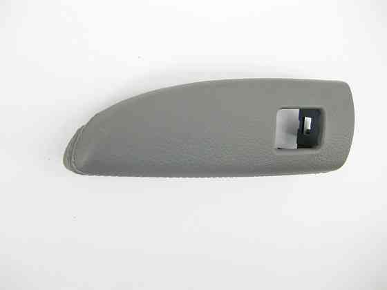 Mercedes-Benz  A2217200689 7H91 Облицювання сіра шкіра кнопки склопідйомника на передній правій дверній карті S-Class W221 Одеса