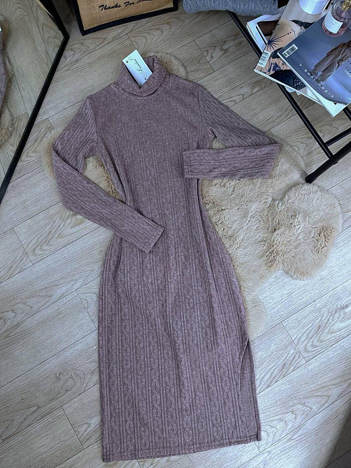 Женское изящное стильное платье с разрезом сбоку трикотаж машинная вязка Мокко, 46/48 Одесса - изображение 1