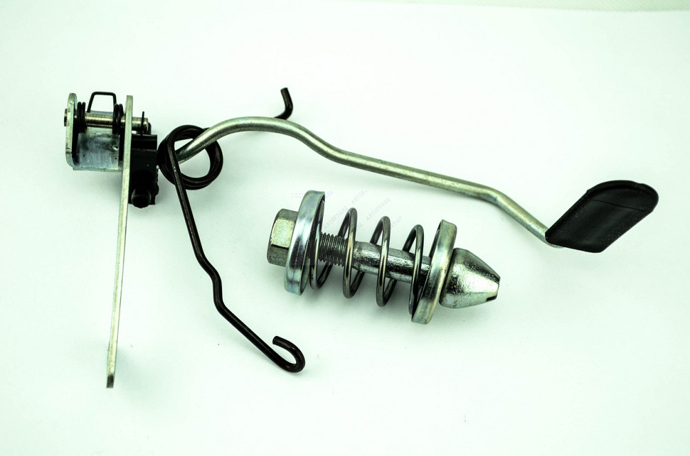 Замок 2108, 2109, 21099 (з відбійником) Аналог капота Мукачево - фото 1