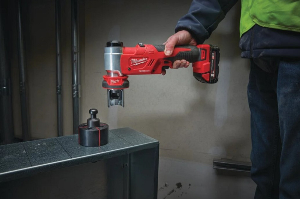 Гидравлический пробойник для отверстий FORCE LOGIC MILWAUKEE M18 HKP-201C Одесса - изображение 9