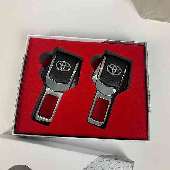 Заглушки для ременів безпеки на подарунок у коробочці Toyota, BMW, Lexus, Mazda, Nissan, Subaru, Chevrolet ( 24080 ) Харків