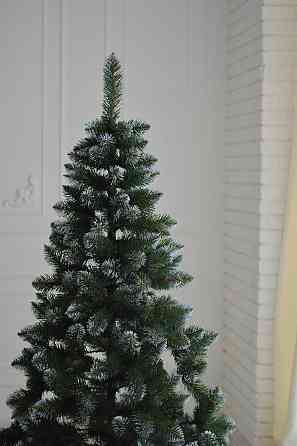 Штучна ялинка Королева з білими кінчиками з м'якою голкою ПВХ 1.5 Одеса