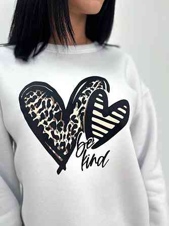 Базовий жіночий світшот "Be kind" Турція оптом | Батал Київ