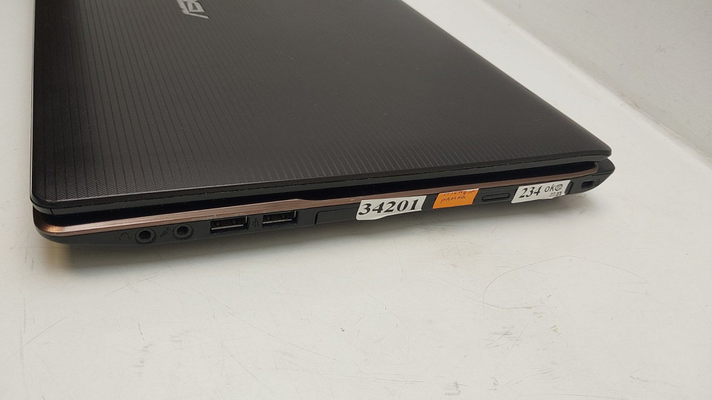 Ноутбук ASUS X53S i3-2310M\4\0\Nvidia GT520M 1gb АКБ- (товар вживаний) Луцк - изображение 4