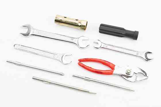 Ключ свічковий для 4Т - 16/18mm + 7 предметів (ріжковий ключ 8*10mm/ріжковий ключ 13 mm/ріжковий ключ 12*14mm/викрутка ±/плоскогубці) "ЗІП" Киев