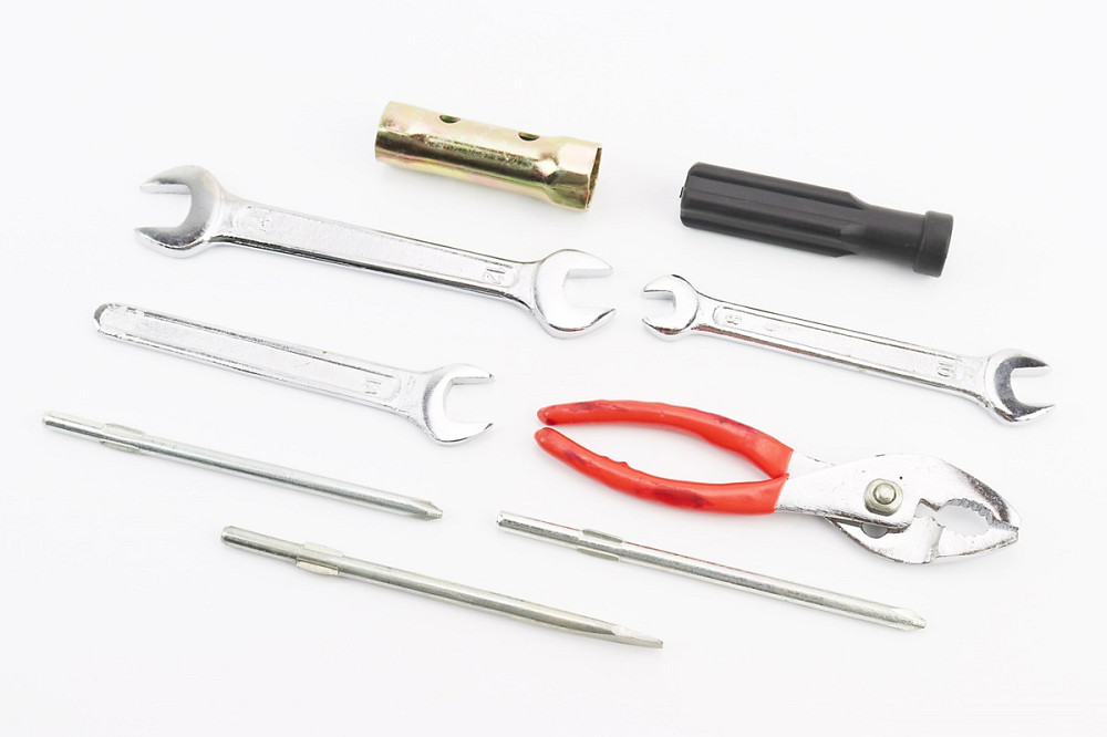 Ключ свічковий для 4Т - 16/18mm + 7 предметів (ріжковий ключ 8*10mm/ріжковий ключ 13 mm/ріжковий ключ 12*14mm/викрутка ±/плоскогубці) "ЗІП" Киев - изображение 1