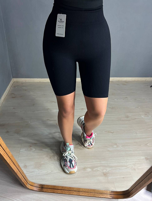 Шорти жіночі Kenalin 0412 велосипедки лосини в рубчик пуш-ап широкий пояс середня довжина one size, чорний, one size Київ - фото 14