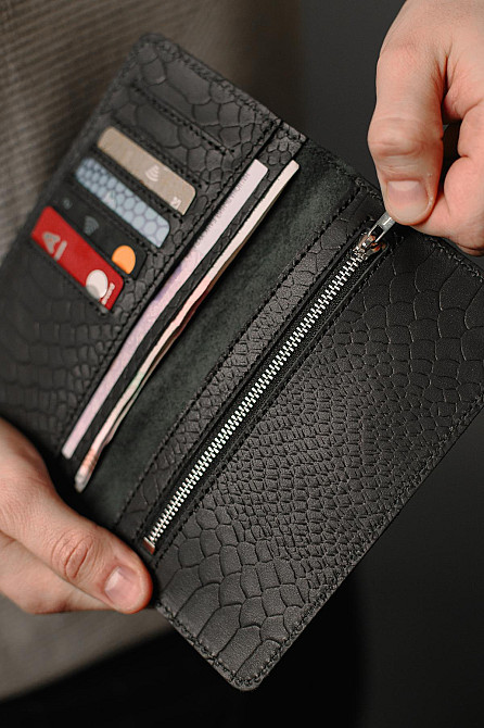 Мужское портмоне из натуральной кожи тиснение питон SR007 (Черный) Сумы - изображение 3