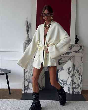 Женский теплый трикотажный оверсайз кардиган с поясом ангора рубчик Молочный Одесса