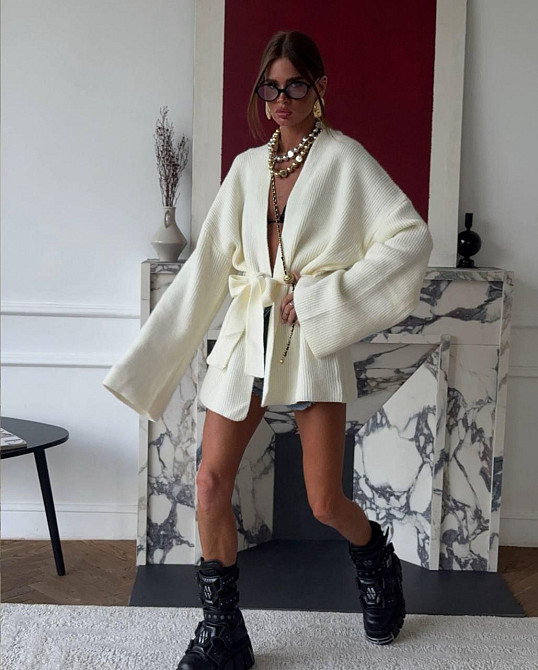 Женский теплый трикотажный оверсайз кардиган с поясом ангора рубчик Молочный Одесса - изображение 4