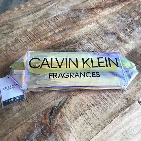 Косметичка для макіяжу з написом Calvin Klein Київ