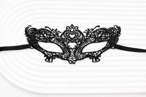 Маска карнавальная кружевная с узором one size черный Киев