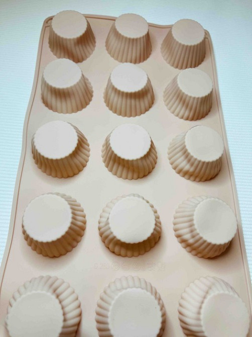 Силіконова форма для випікання на 15 осередків, розмір 28×16×2,5 см – універсальна форма для десертів Одеса - фото 2