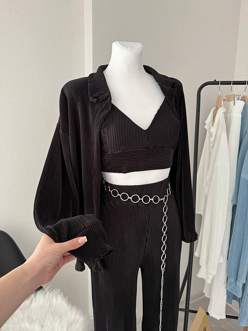 Женский легкий базовый костюм тройка: рубашка топ и штаны плиссе 42/46, Черный Одесса - изображение 3