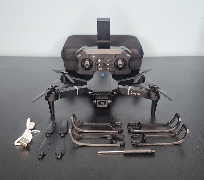 Евадрокоптер E88 PRO з 4K камерою (2 камери) FPV дрон Клевань - изображение 1