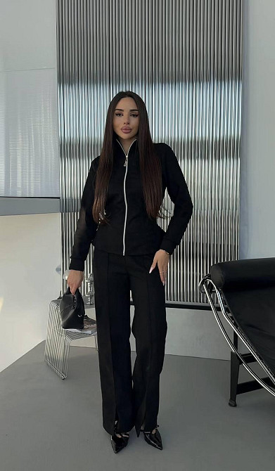 Женский стильный костюм двойка: жакет и штаны с разрезами замш на дайвинге Черный, 46/48 Одесса - изображение 1