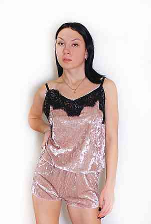 Жіноча піжама майка і шорти з мереживом із мармурового велюру Бежевий M Харків