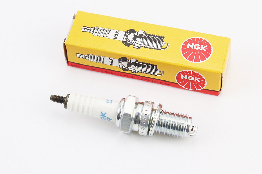 Свеча 4Т DR8EA - M12 L17 - CG/CB/CH250/YP250 Київ - фото 1