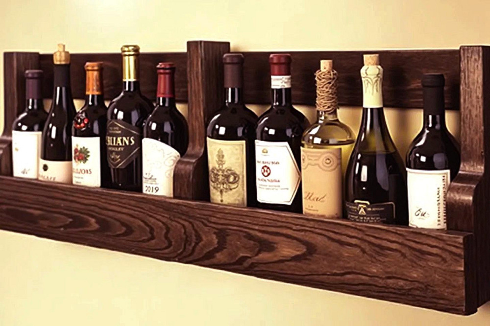 Настенная винная полка 