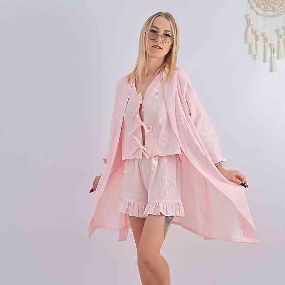 Бавовняна рожева жіноча піжама три в одному сорочка +шорти з рюшами+халат Кам'янець-Подільський