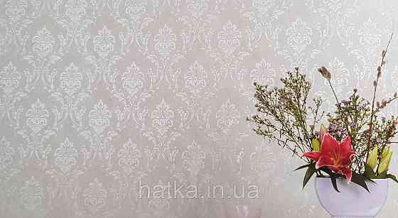 Шпалери вінілові на флізеліні Grandeco Universe 5 вензелю завитки сріблясті на сірому Київ
