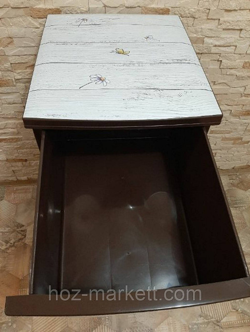 Пластиковый комод с рисунком 