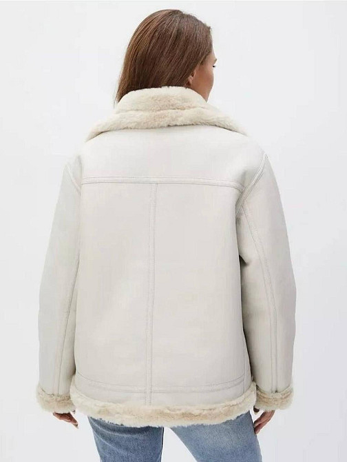 Женская стильная молочная дубленка с искусственным мехом Одесса - изображение 2