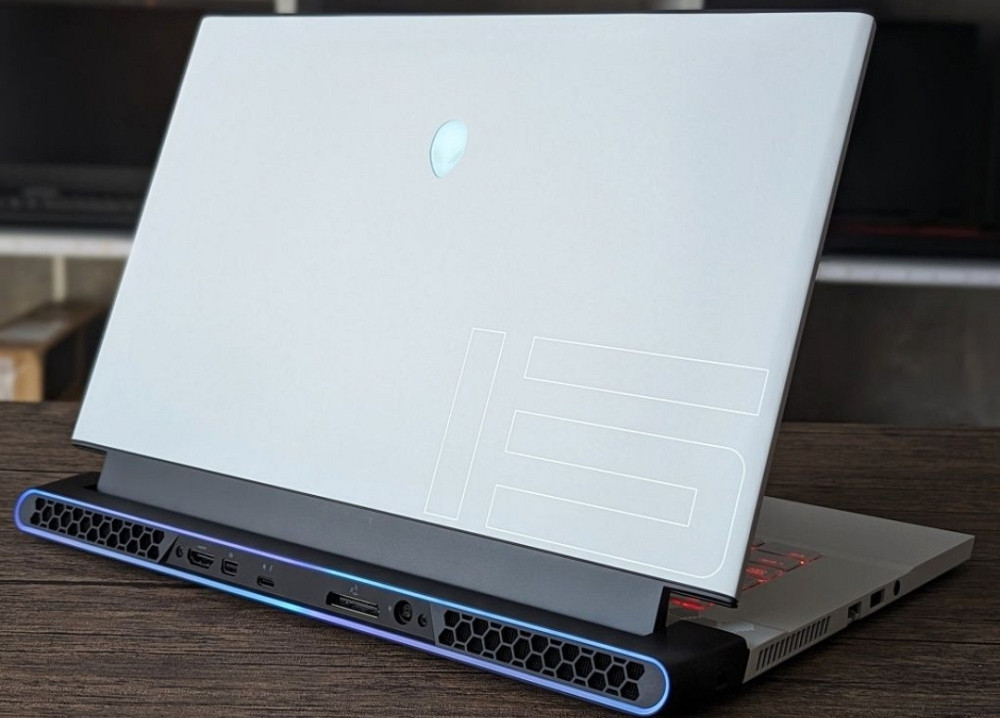 Ноутбук: DELL Alienware M15/300Hz./ i7-10870H / 16Gb/ 1TB SSD/ RTX 3070. Киев - изображение 2