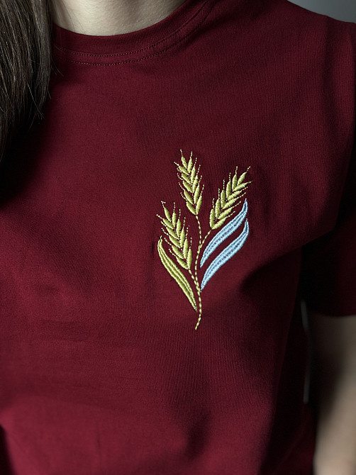 Женская яркая вышитая футболка вышиванка бордовая с пышным колоском Киев - изображение 3