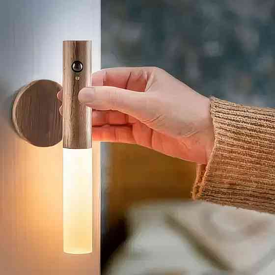 Настінний світильник з датчиком руху 18см, W-52 / Ліхтарик / Акумуляторний нічник з магнітним кріпленням Київ